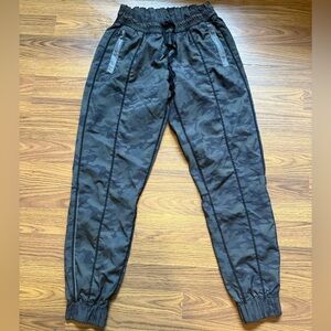 🍋 Lululemon Lined Jogger